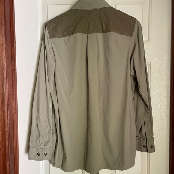L.L. Bean Utility Button Down Shirt Large - Picture 4 of 6